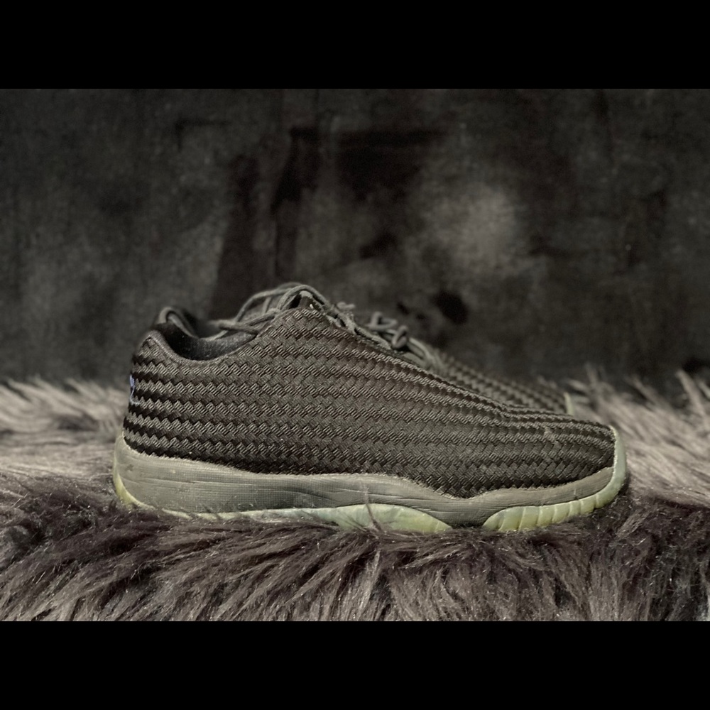 FUTURES - Picture 3 of 4